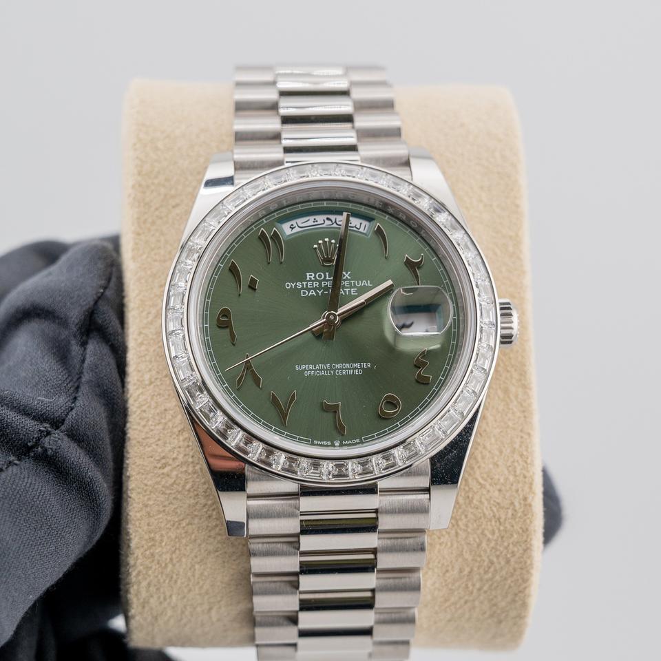 Rolex Day-Date 40
Platinum Olive Green Arabic Dial Diamond Bezel
