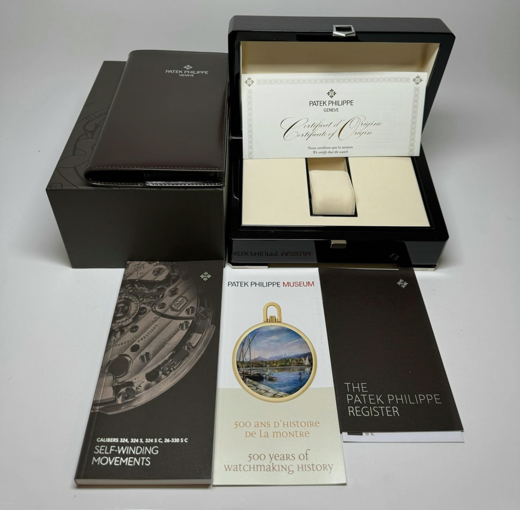 Patek Philippe Nautilus
7010/1R-011