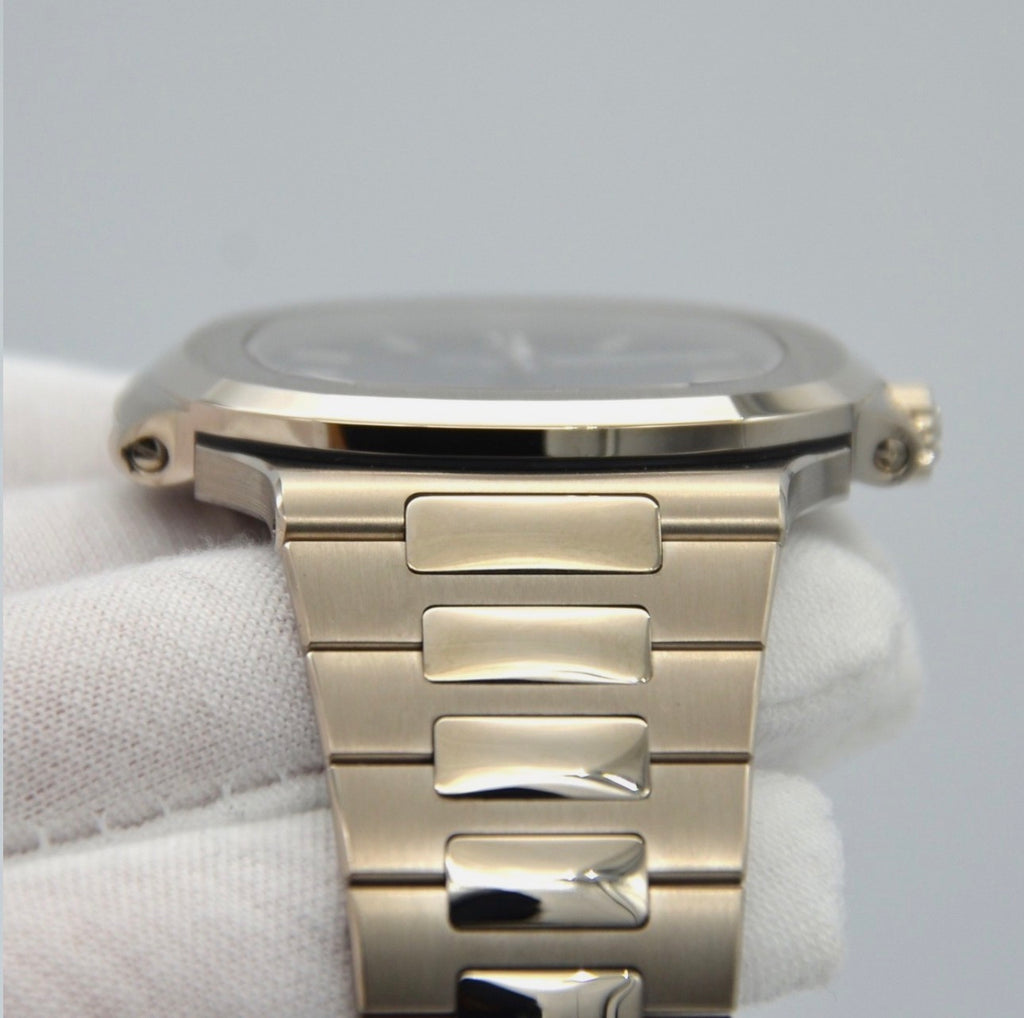 Patek Philippe 5711, Steel, Blue Dial
Ref: 5711/1A