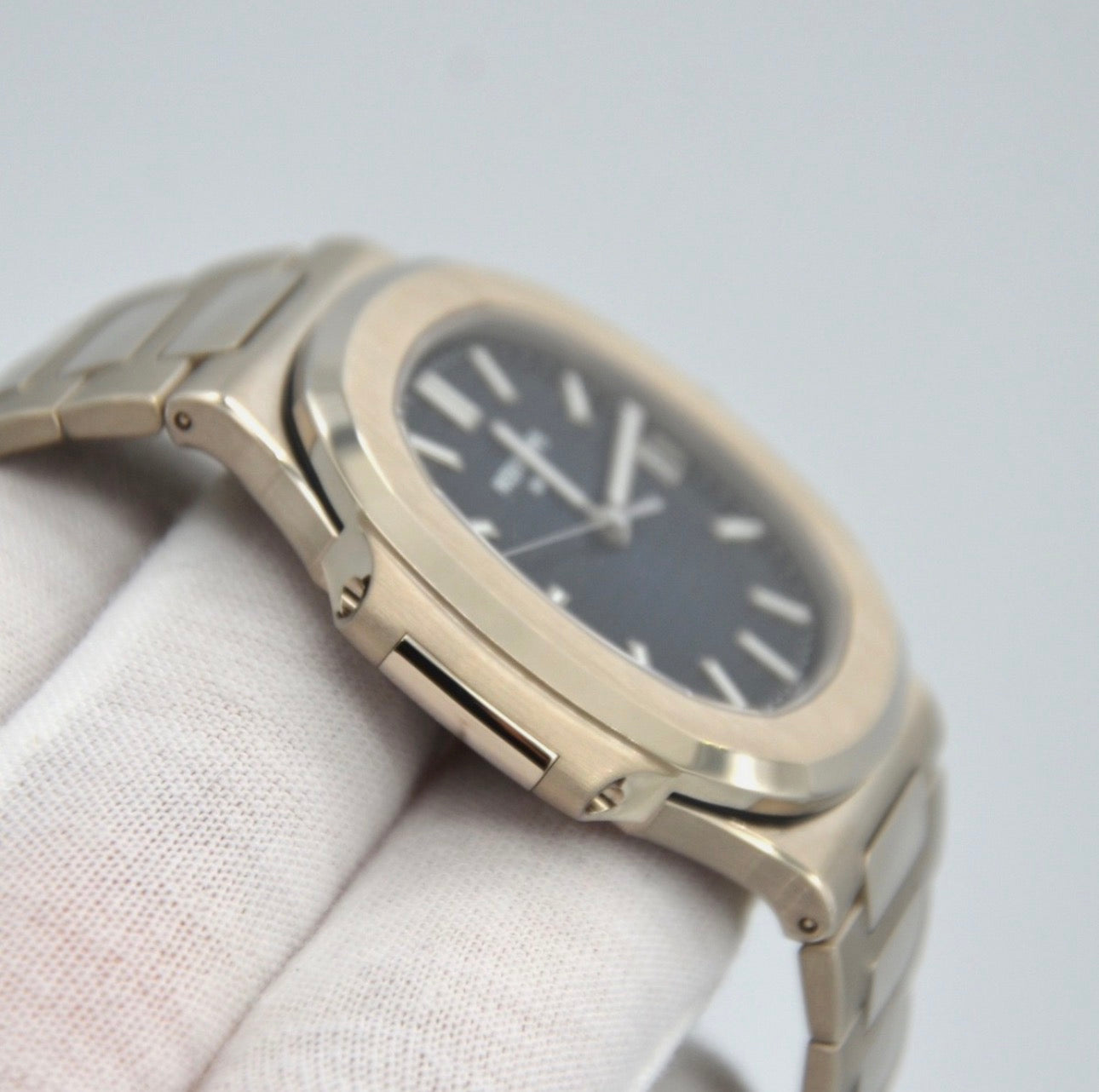 Patek Philippe 5711, Steel, Blue Dial
Ref: 5711/1A